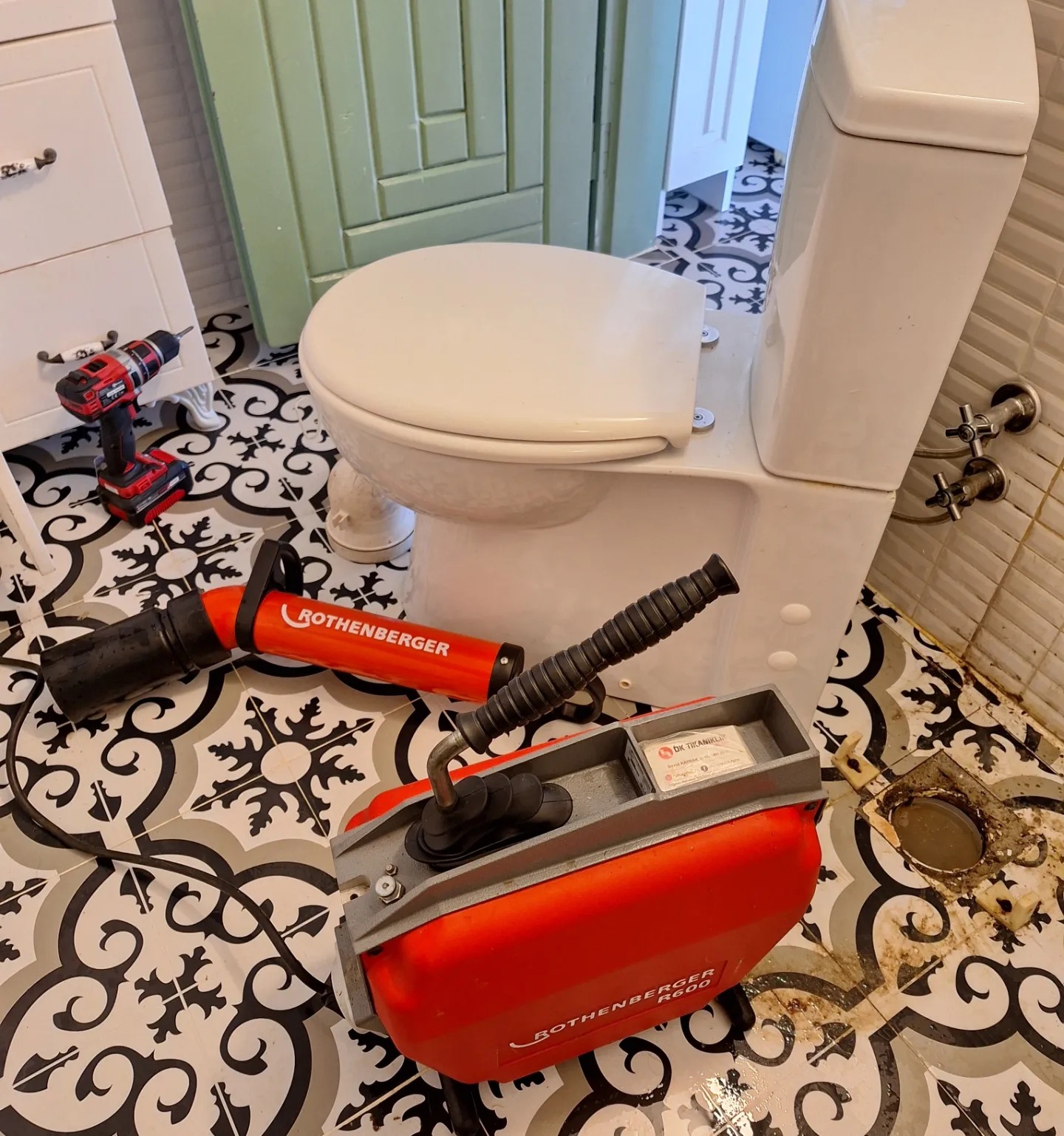 Tuvalet Gideri Açma